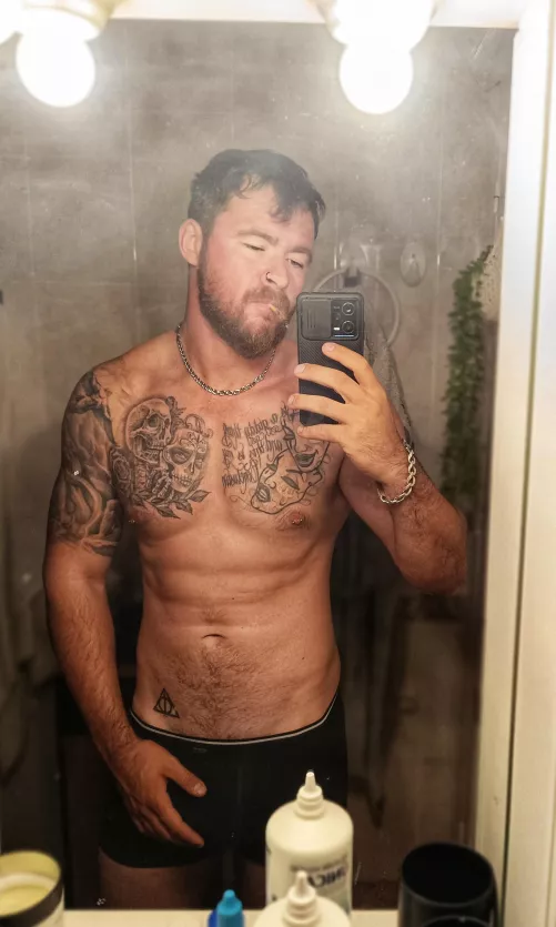 Are you joining me for my night time smoke 😉😏🔥 by Icy-Deal-7529