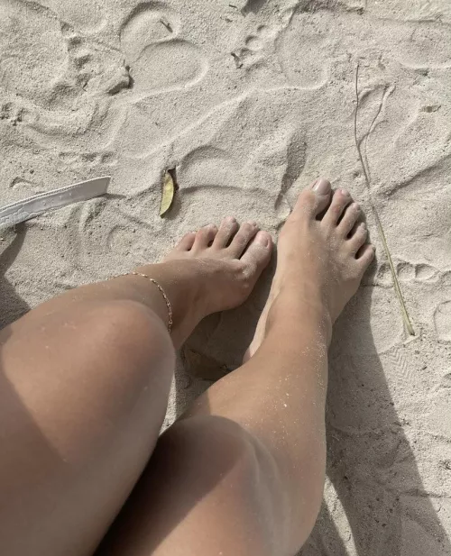 Beach lover ☀️👙❤️ by Only_Ad_2687