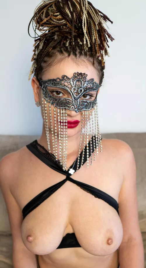 Behind this mask lies a world of pleasure by vulpinerespite