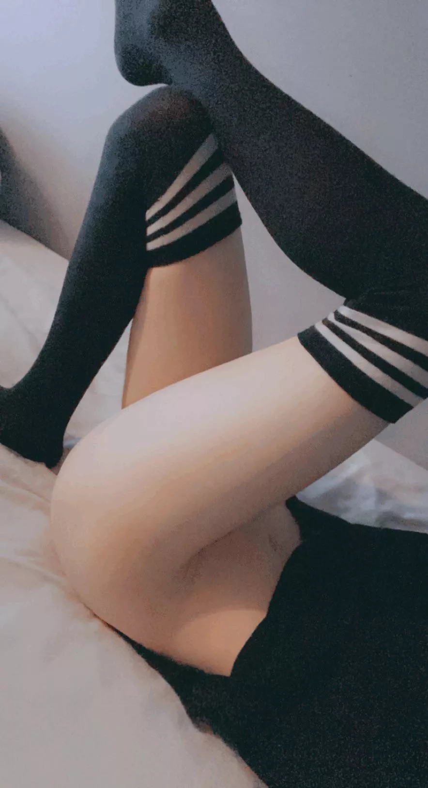 Belly buttons are cute, anyone who disagrees gets nibbled :3  posted by CharlieChwan