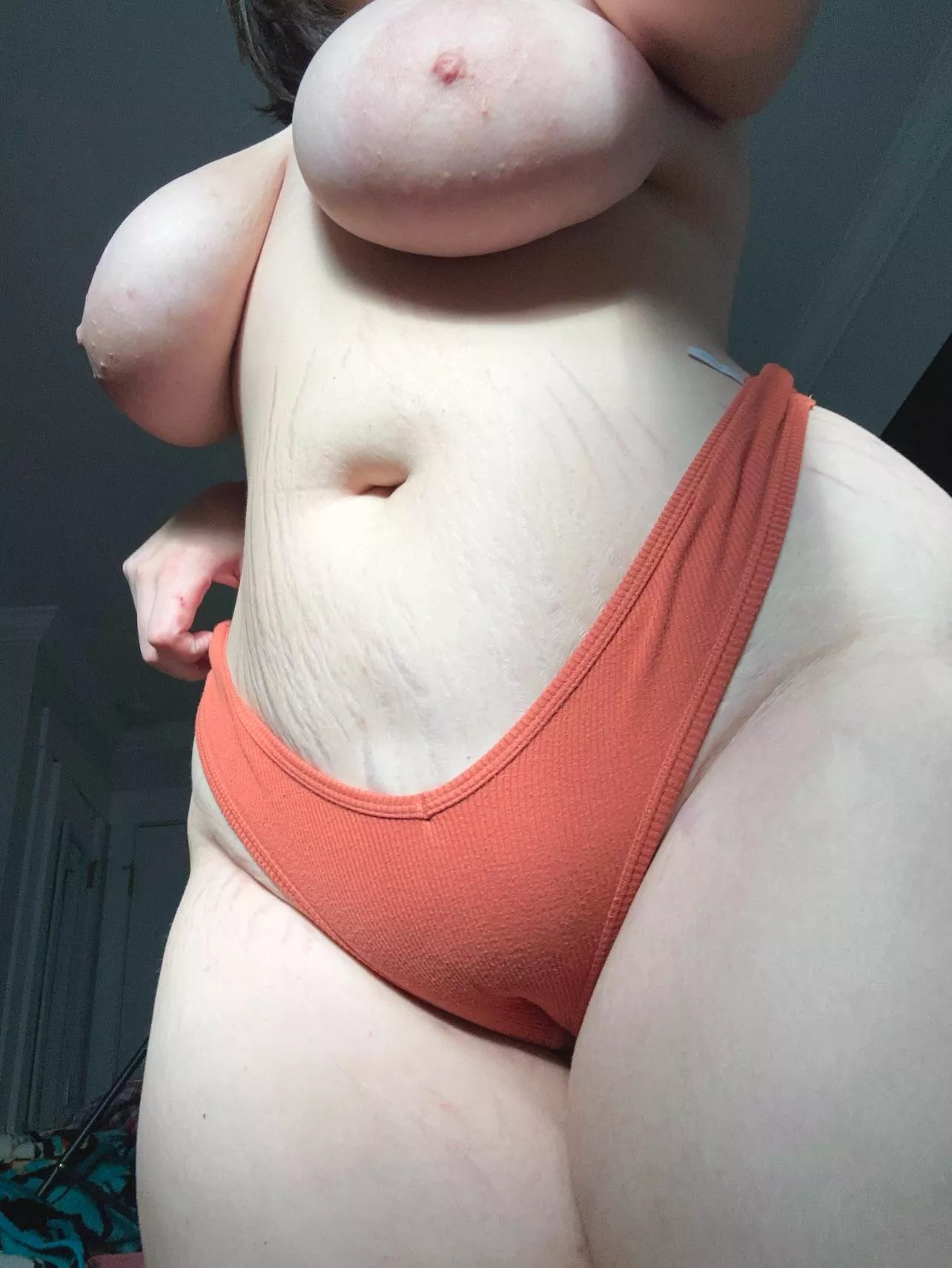 Binxyuwu’s big ghosts and camel toe posted by RoyalFury