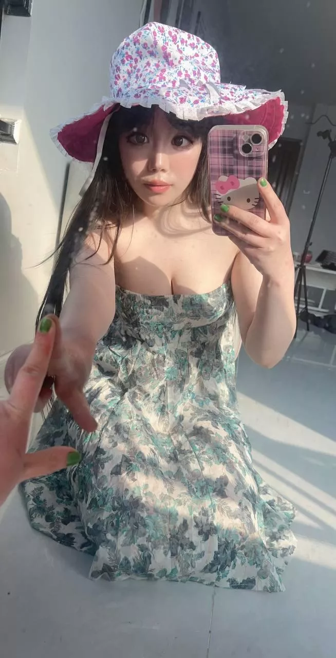 Brace yourself, 'cause things are about to get saucy and flirty! posted by live_chick