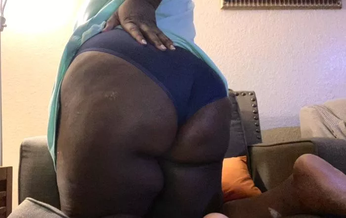 Can’t sleep 😫 posted by ChocolateBBWx