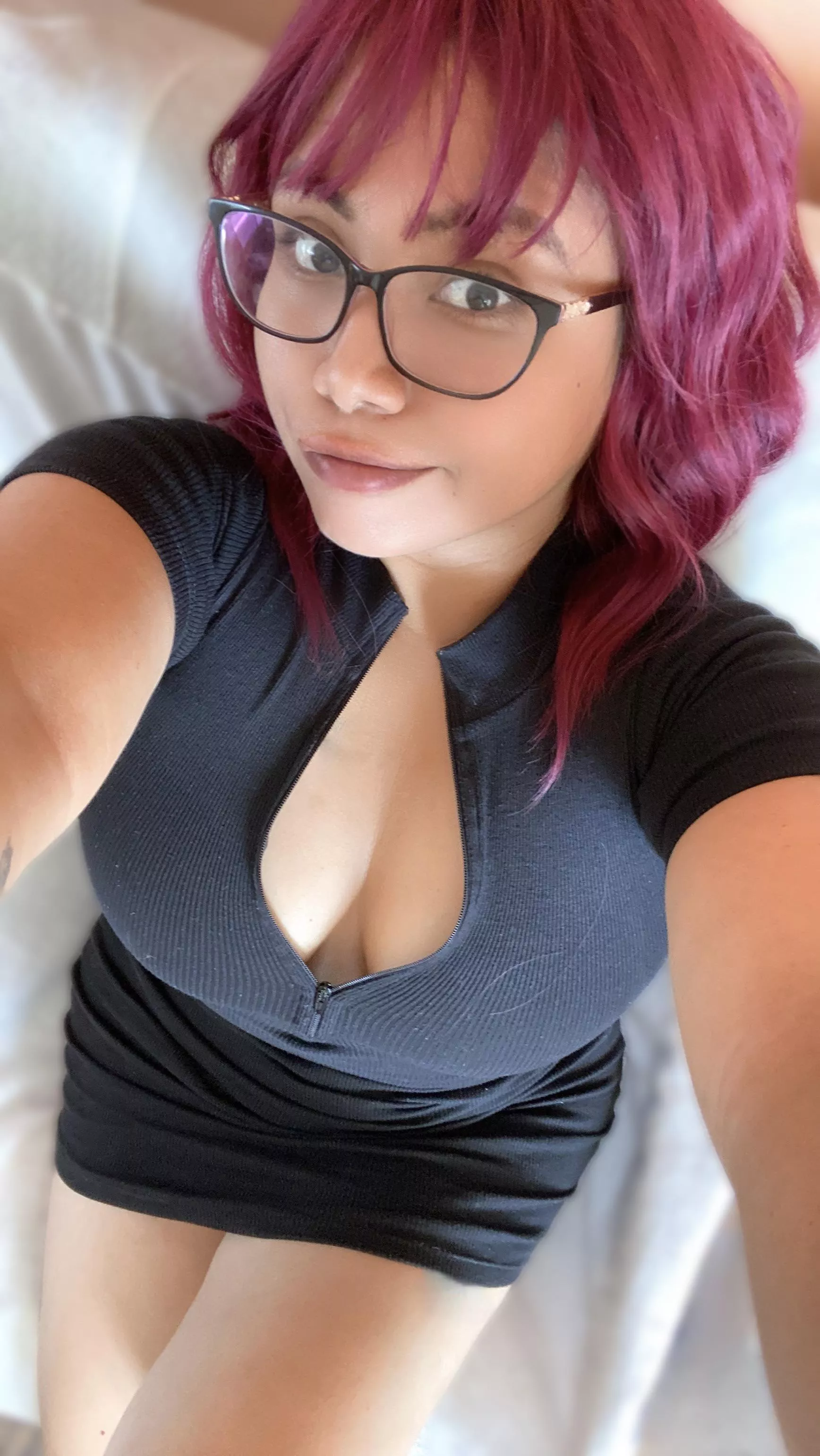 (F) just a cute selfie before going to classes posted by SexyAzucena