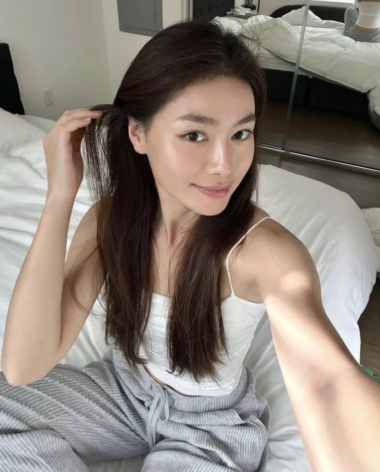 girlfriend material?  posted by devilndaisies