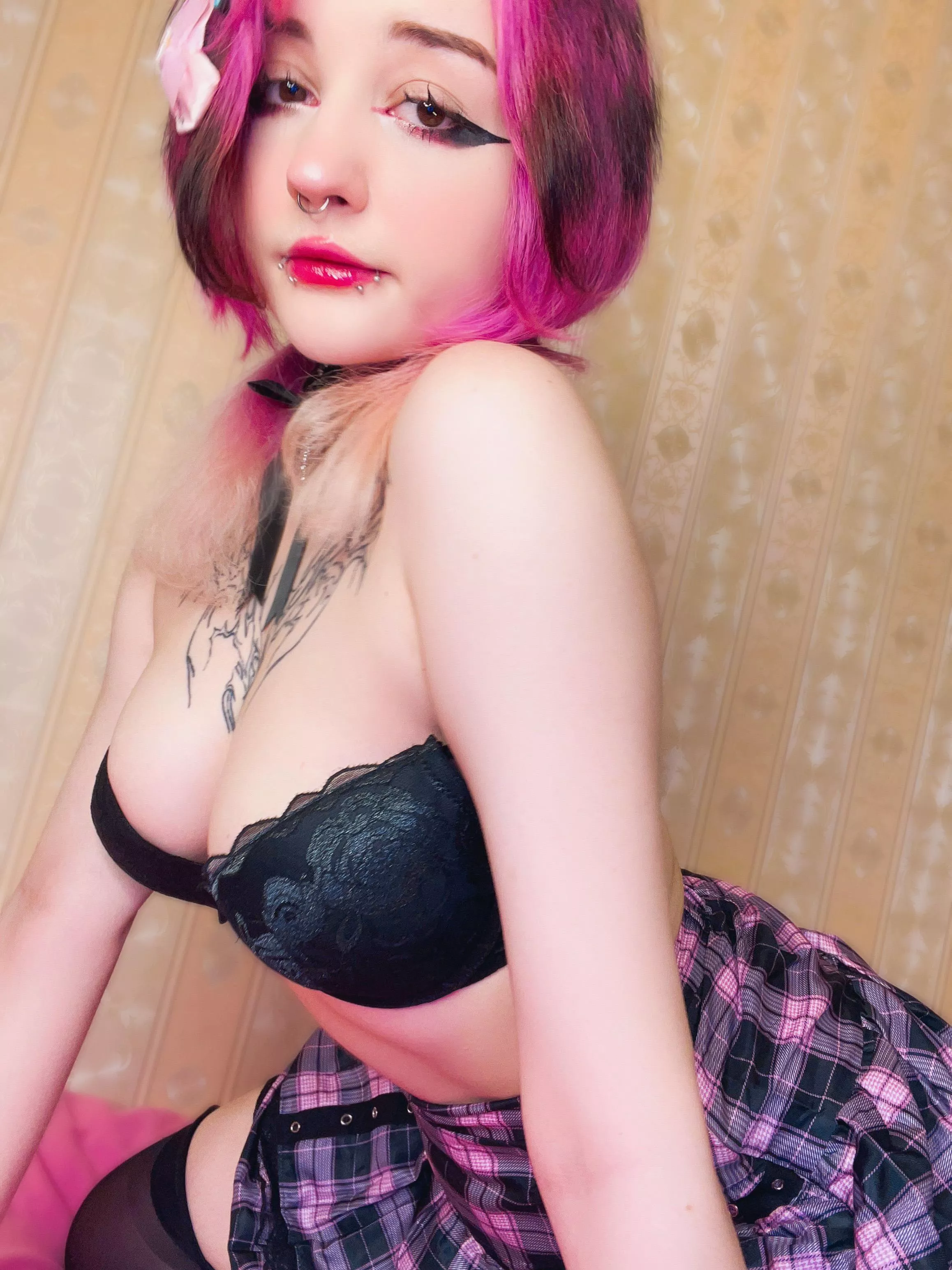 How do you like my skirt? posted by dzesi_ikita