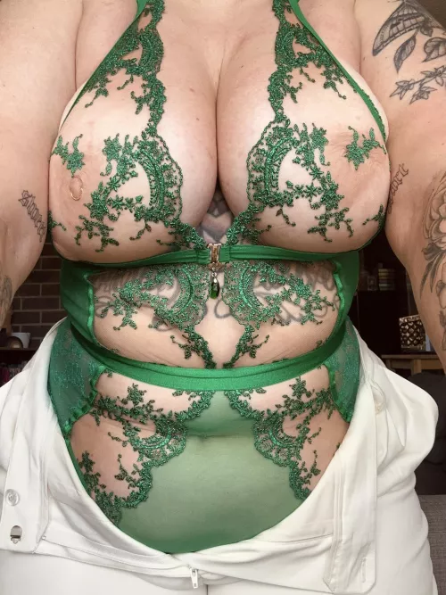 I ain’t too proud to beg 😇 by Kahlibaby