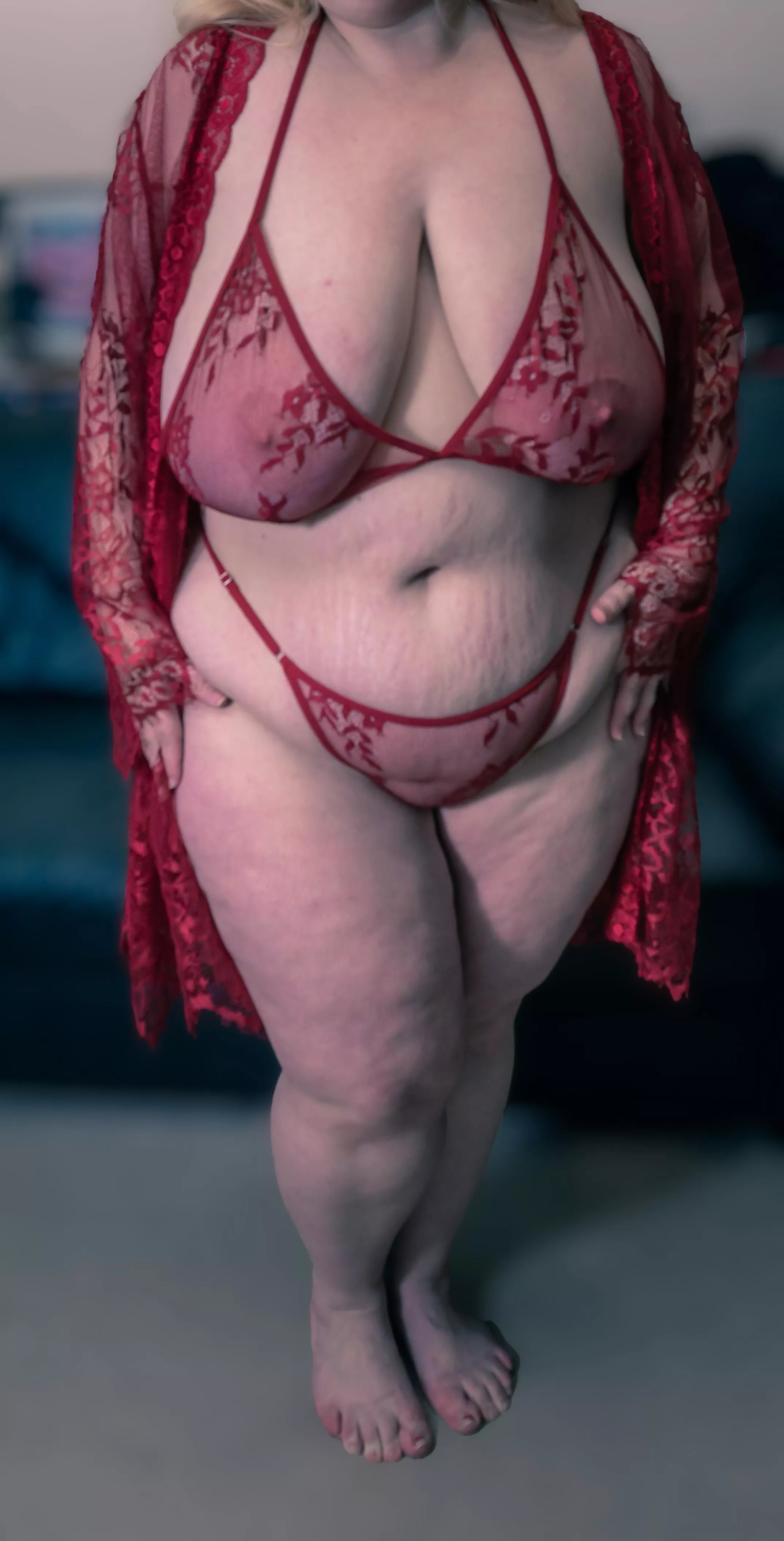 I love this outfit posted by curvvywench