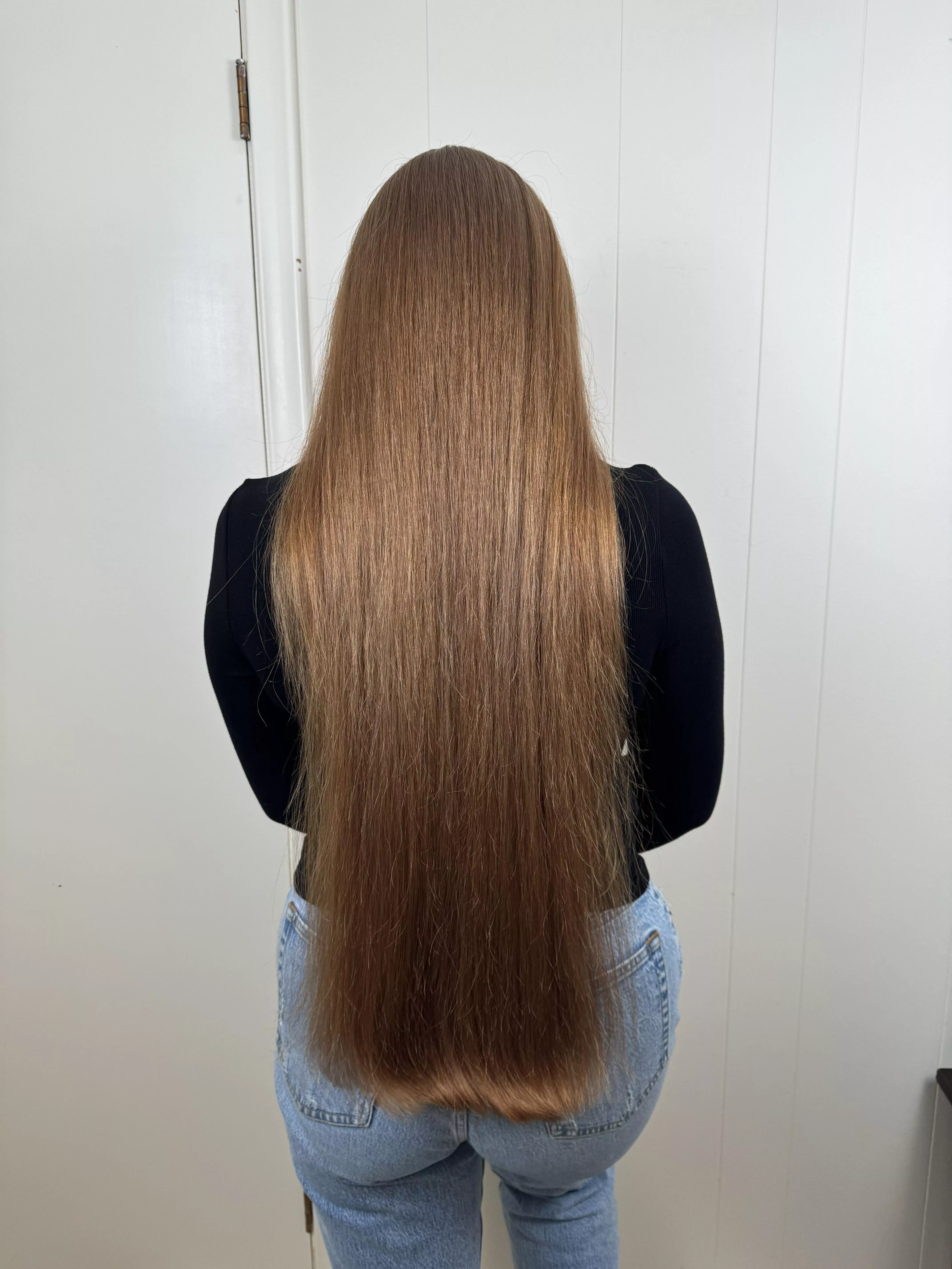 I love when I can get my hair this shiny 😍 posted by RubyredRapunzel