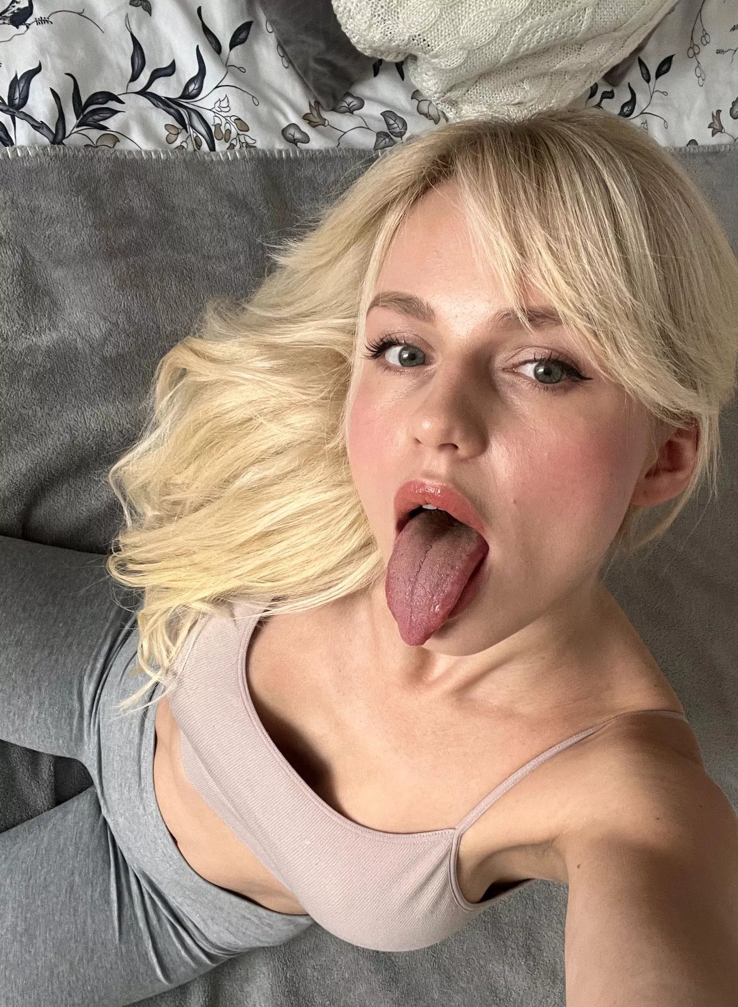 I need someone who can give me a face spanking that I won't forget anytime soon posted by jerseytulipyi62