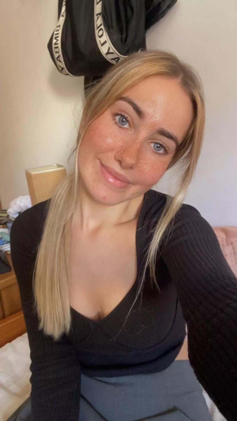 If you'd date me, tell me why posted by scorpiobaby2