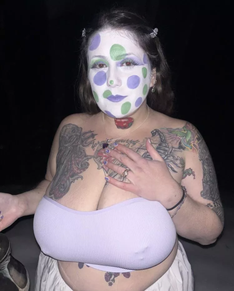 Jewelry Clinton 👩‍💼 posted by KitanasKillers