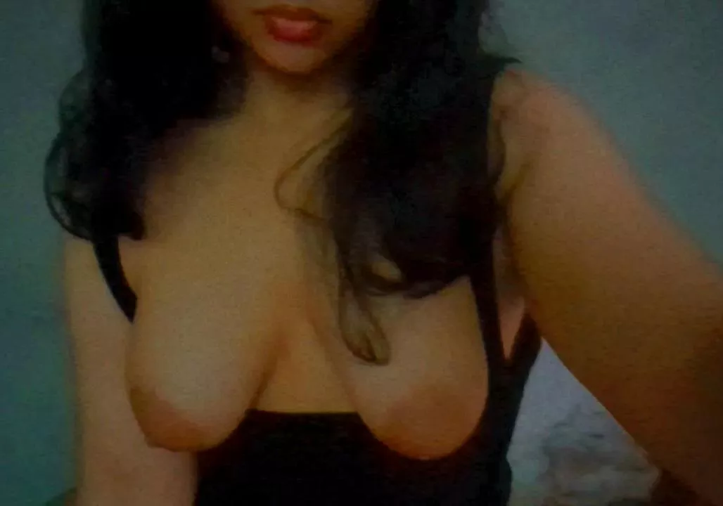 kissable and suckable :)  posted by redahlias