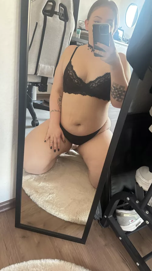 Love showing myself by lylli88