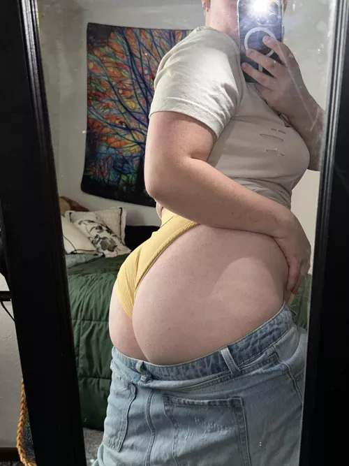 My ass is starving  by Gobl1n_queen