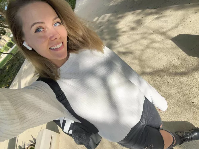 Not sure how sexy is this, but I felt kinda cute here 😌 by iamsagittarina