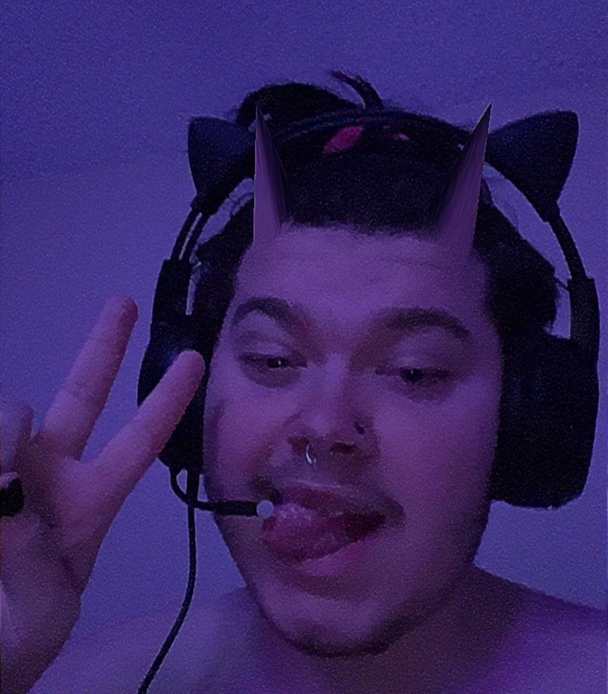 Overwatch 2 anyone :3 posted by peshie012