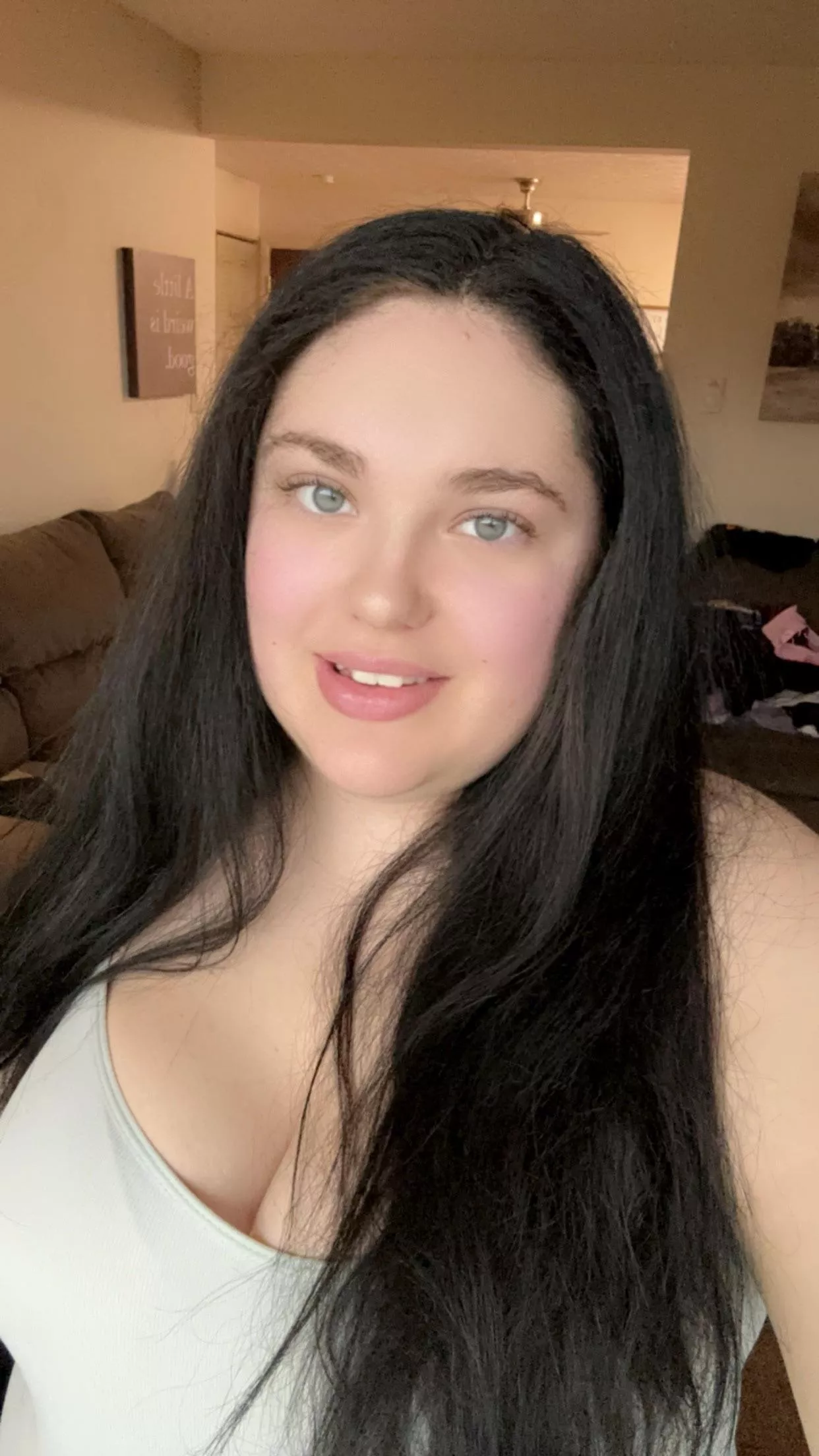 pretty blue eyes🩵  posted by thangbatty