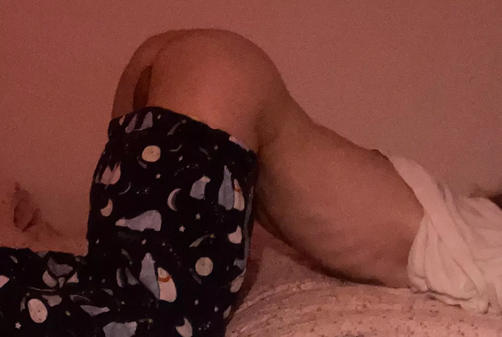 pull my pants all the way down :3 posted by MarvinDiesInTheEnd