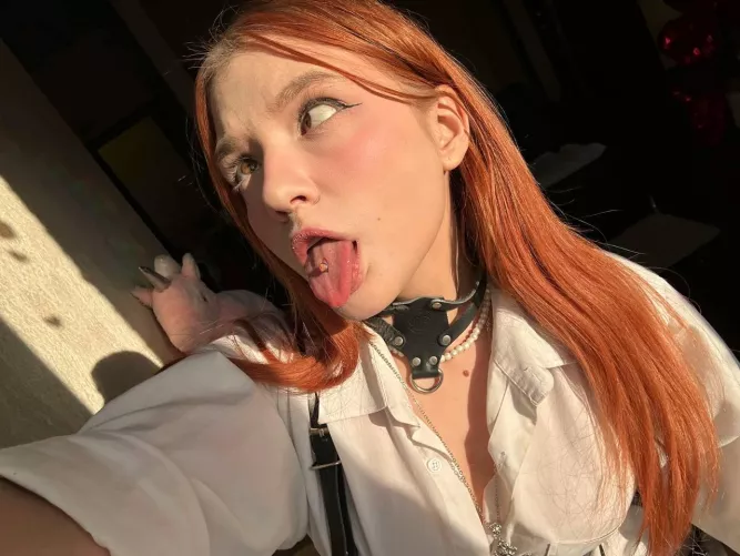 Put me on a leash and use my tongue by RadiantGlamDiva