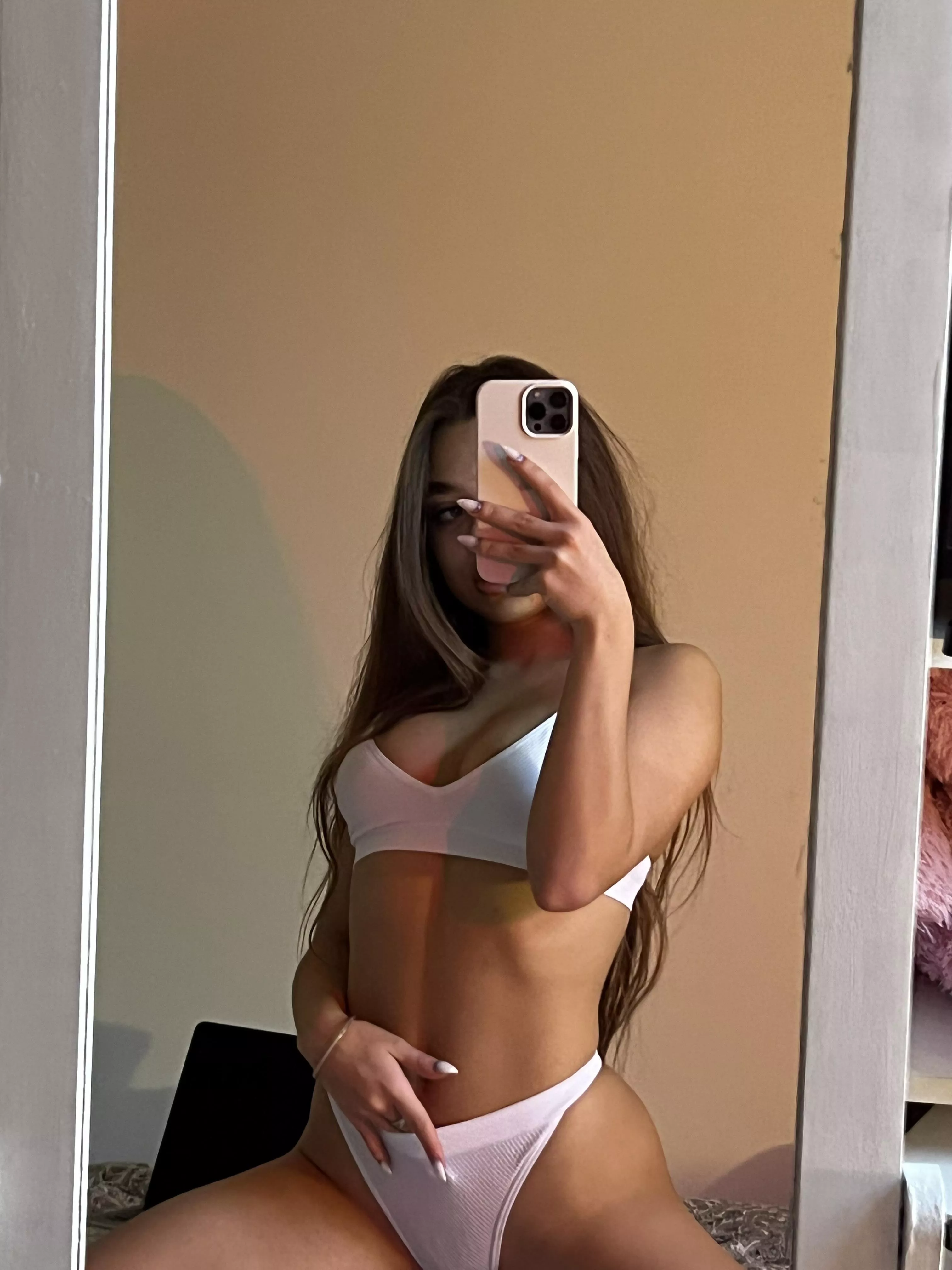 react if you want nudes from a brunette posted by theobedientglucose