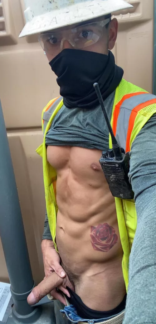 Sexy construction worker 👷‍♂️ by maddiesexxy