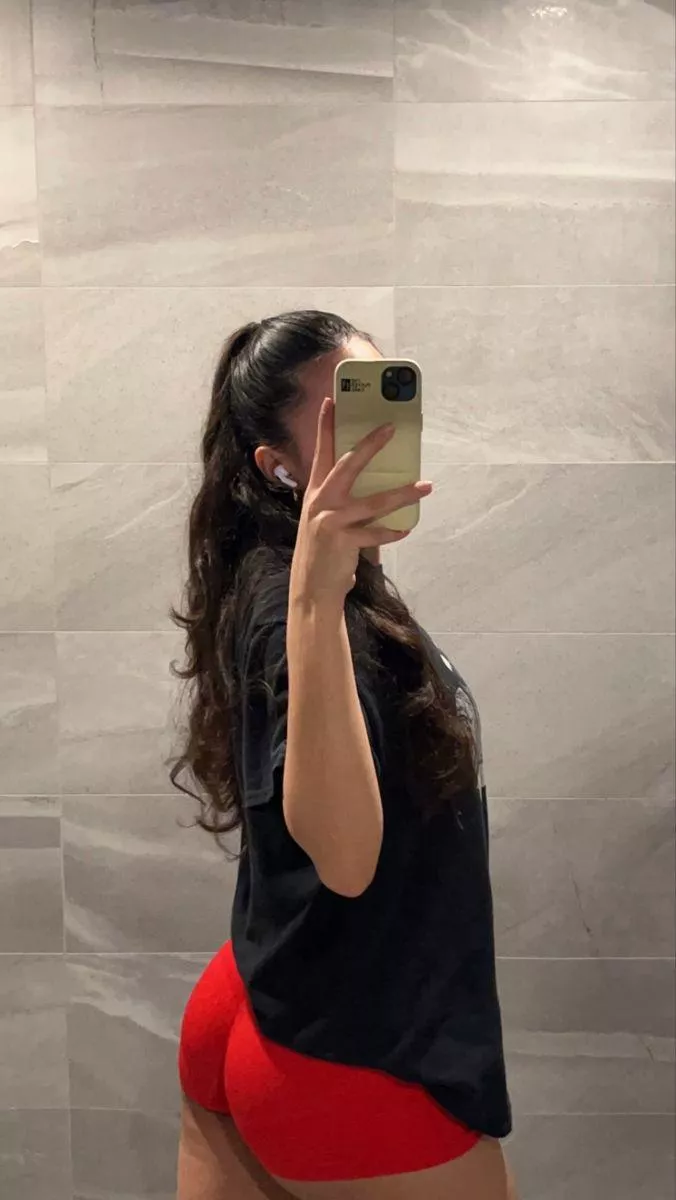 Some gym gains :3 🌼 posted by emilycoreee