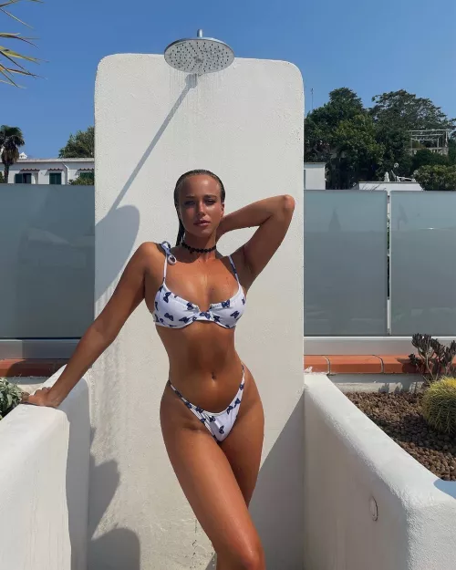 Swimmer's body by NewUploader1