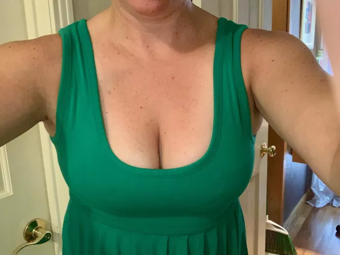 Who else loves sundress season [F43] by ChubbyYogaMom