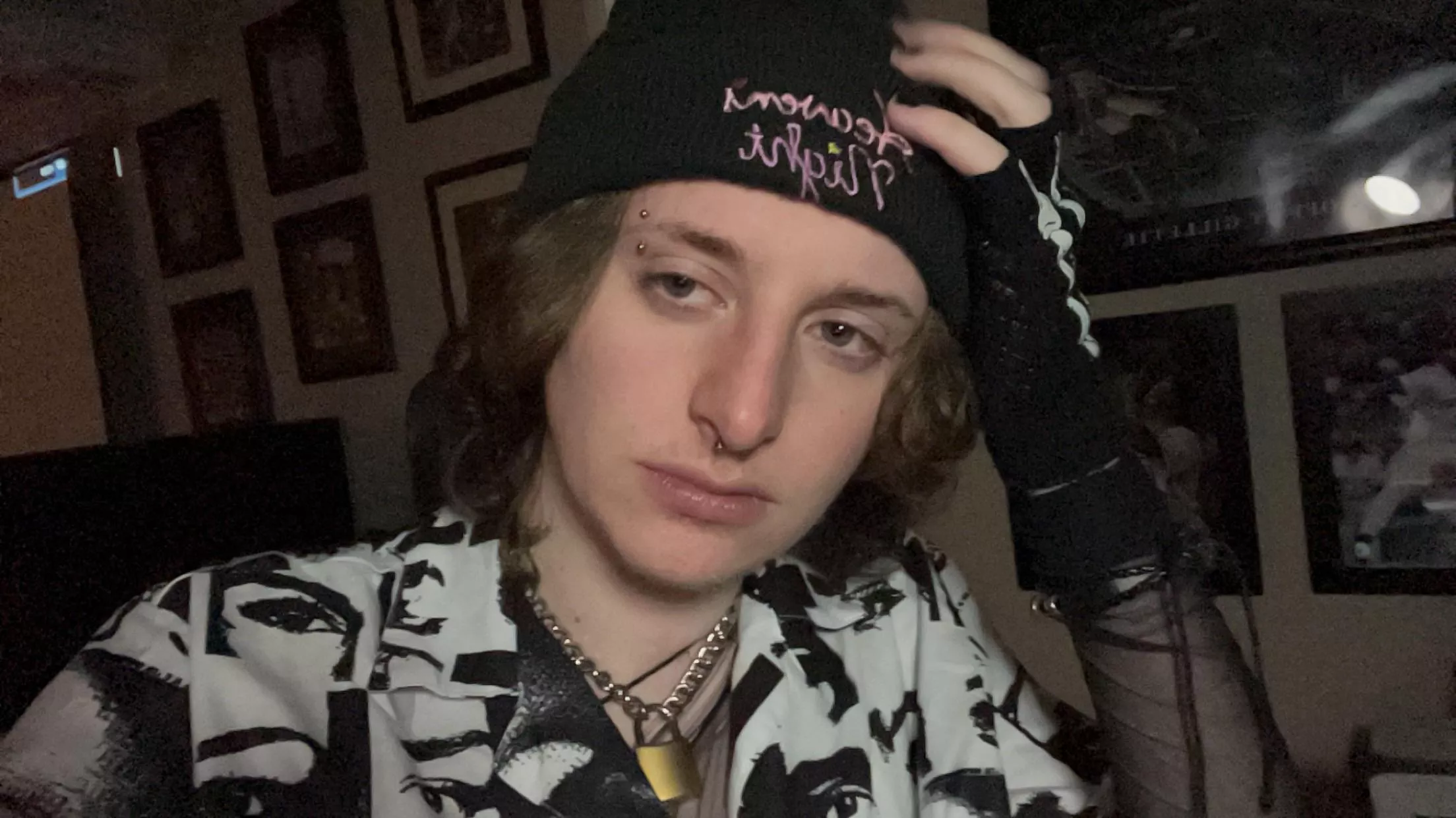 :>  posted by schupermodel