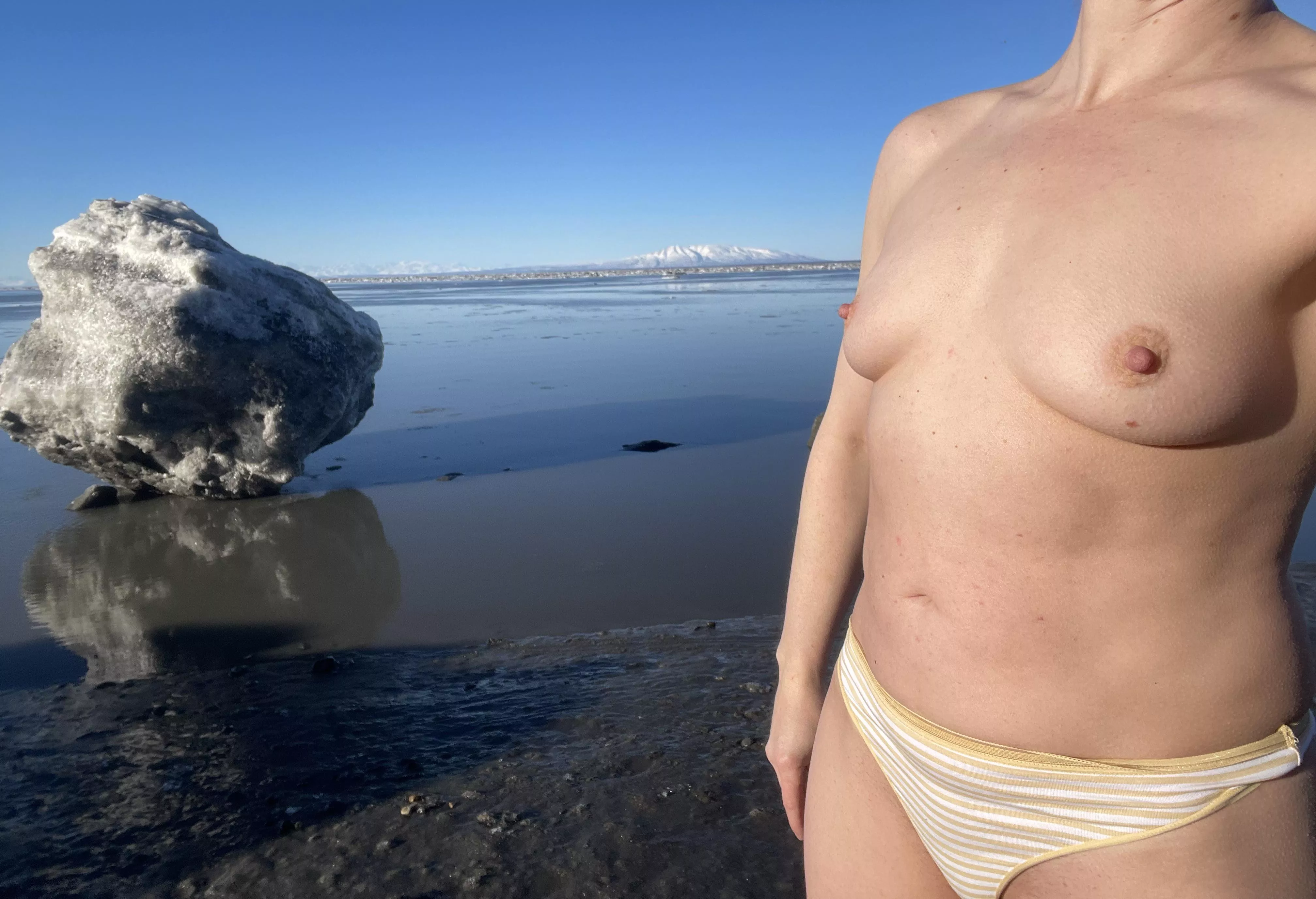 41F ▪️what would you do if you found me at the beach? posted by a_good_fuck