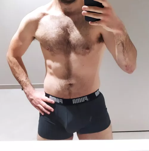 Alone in the locker room by Willau2