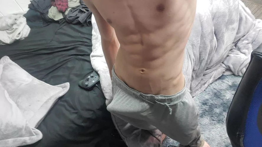 Anyone wanna see whats under ;) by steven9540