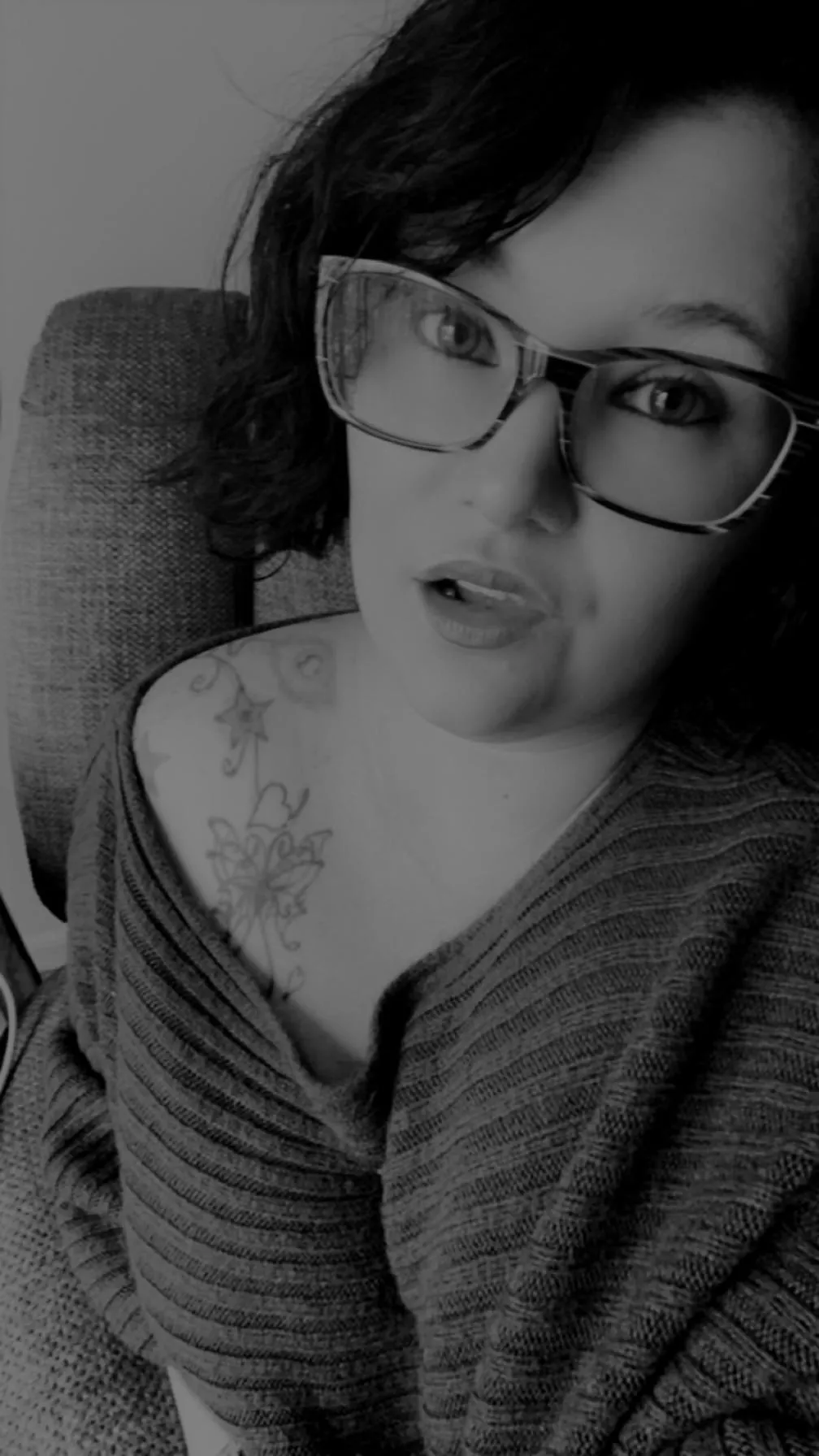 Black & White posted by kelseemarie89