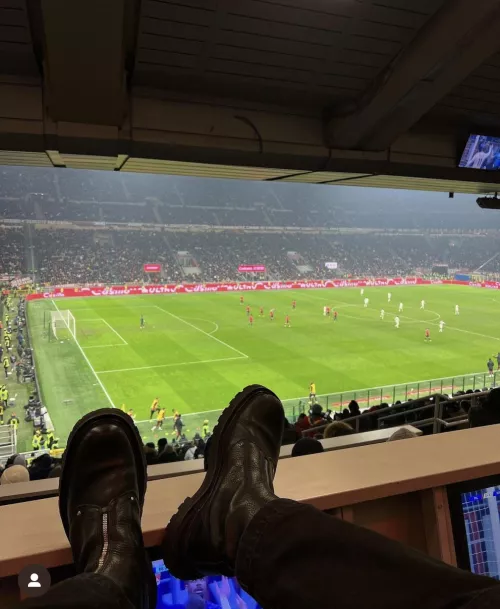 Can anyone help me ID these boots? by kitc1112