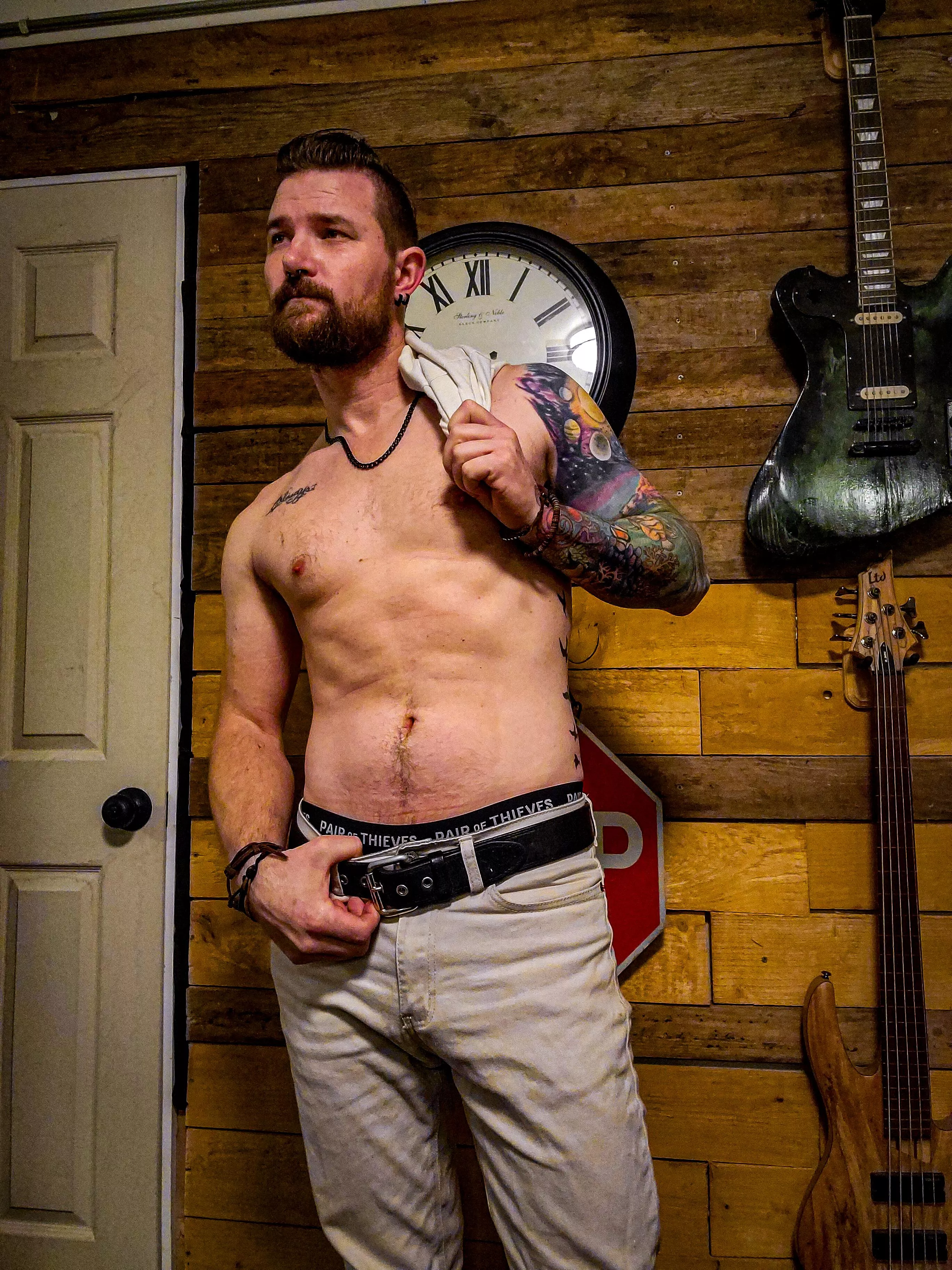 Casual pose posted by an-ordinary-gent