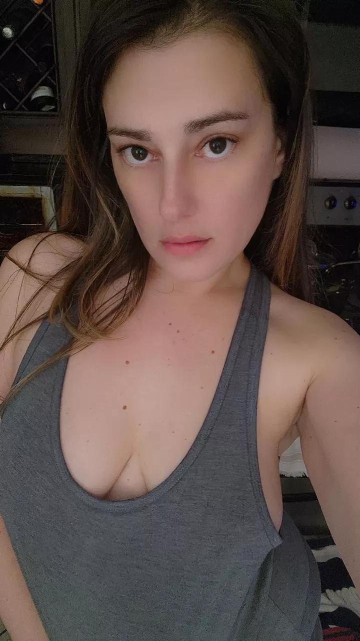 Happy Thursday 😊  posted by shann_nnanigans