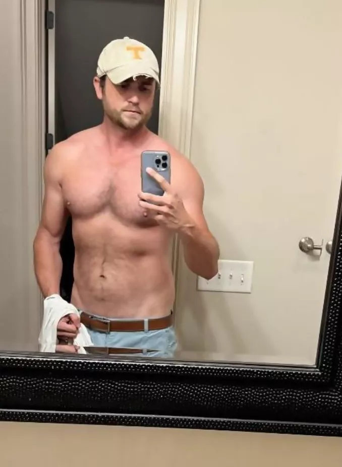 Hoping I fit in here... 👋👋 posted by ThatHungDILF