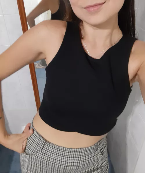 I escaped to the bathroom to take this photo, still shy... but little by little I will dare to show more, yes? by CamileMua