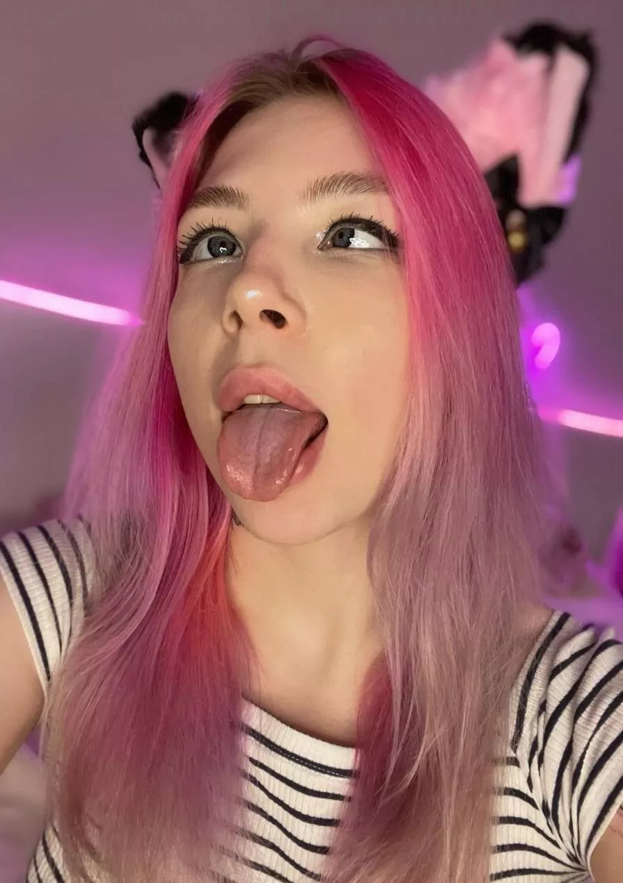 I love when you tug on my leash posted by iam_stacyquinst