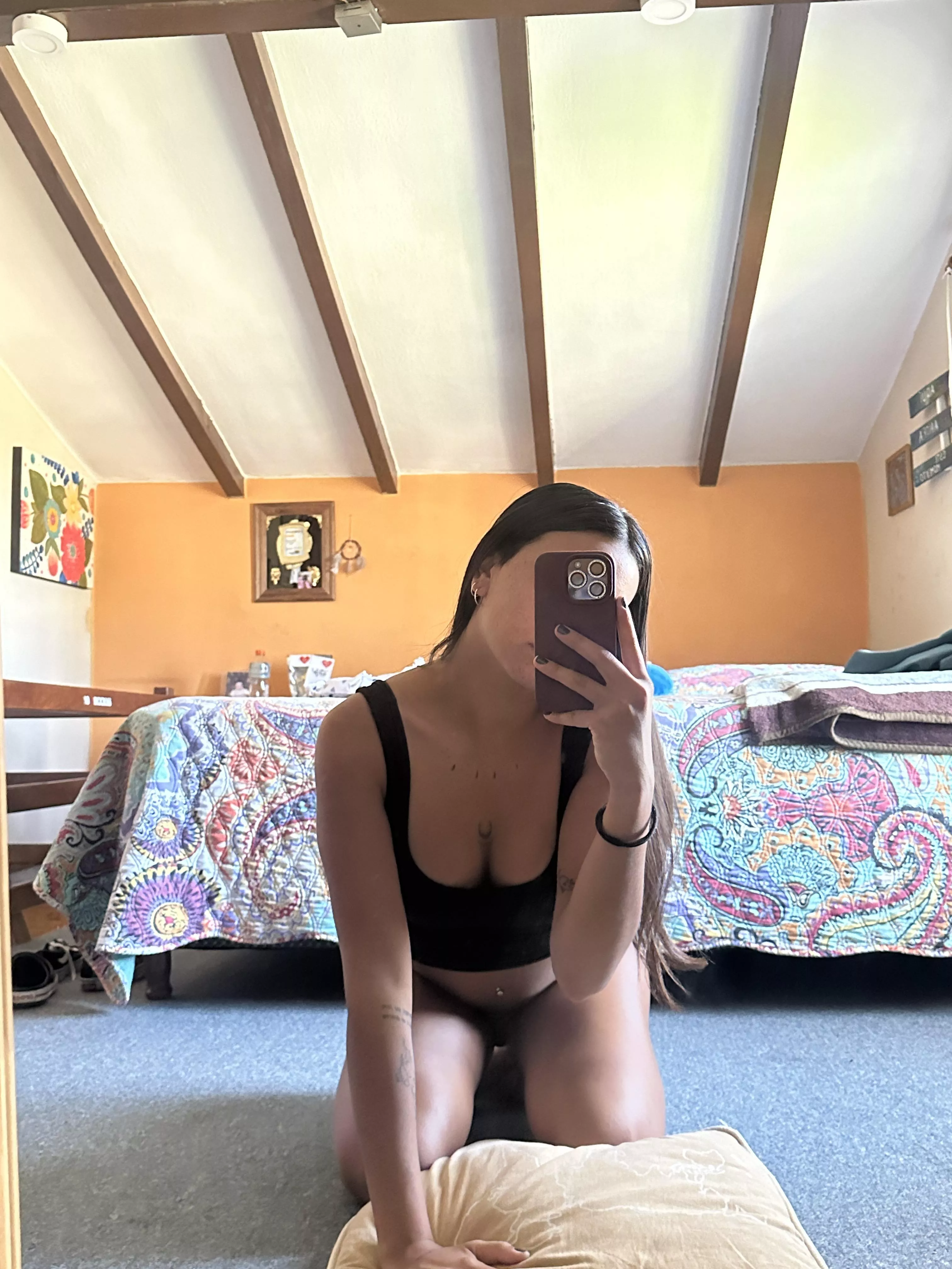  I wanna show my pussy to everyone who likes this photo  posted by mominkhalid9