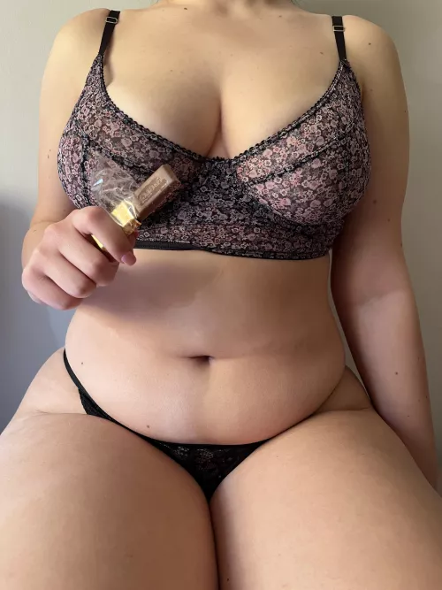 i want more snacks! by roseberrie_