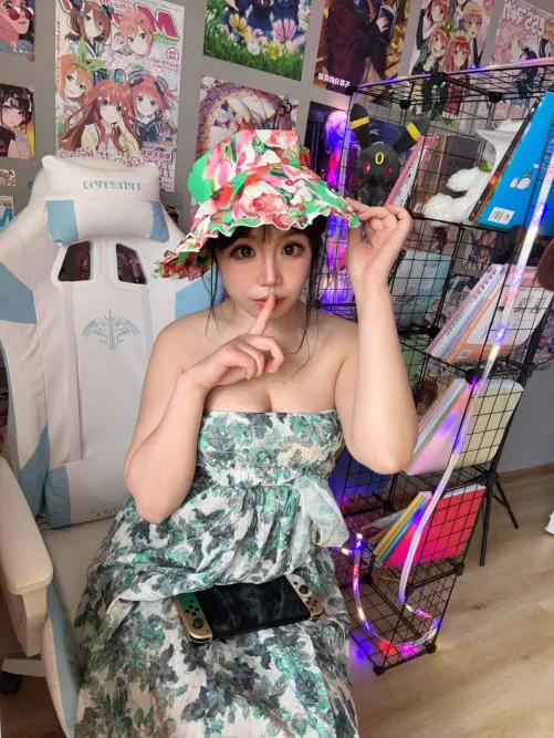 I will be so happy taking care of that hard cock by live_chick