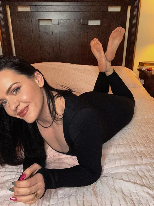 I wish you were here to lick my soles for me by magick_babe