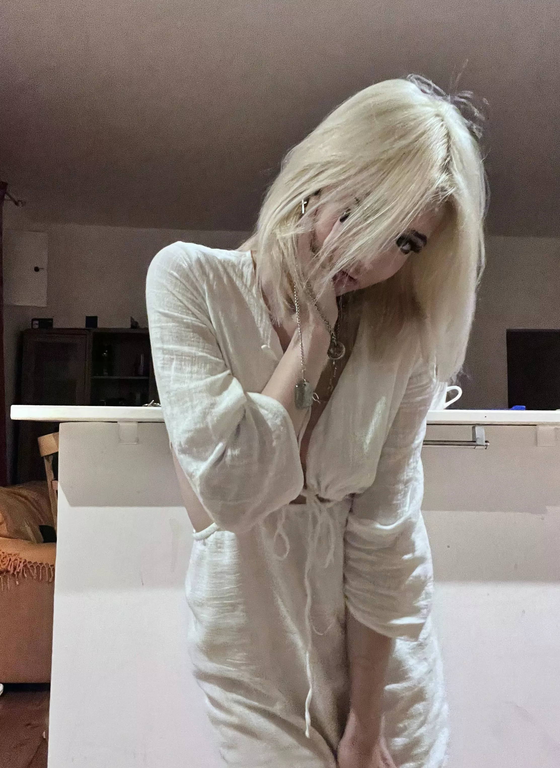 I'm a bad girl who deserves a good spanking from behind posted by ykisao