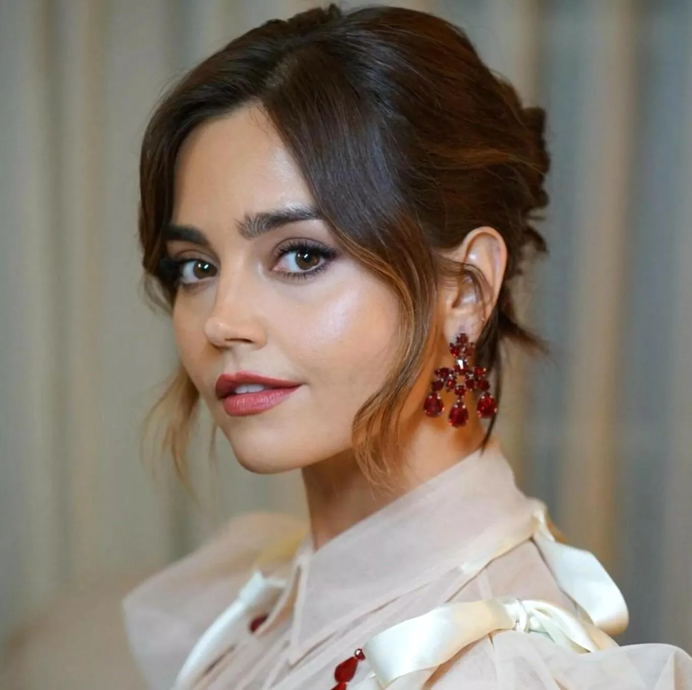 Jenna Coleman posted by qwer5r