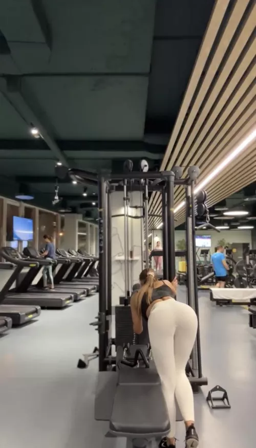 Just starting my workout by adlenaline_