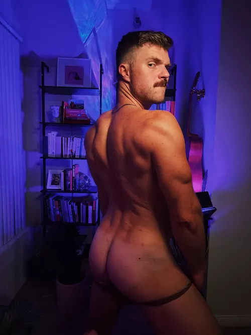 Kiss it by mrbradford7