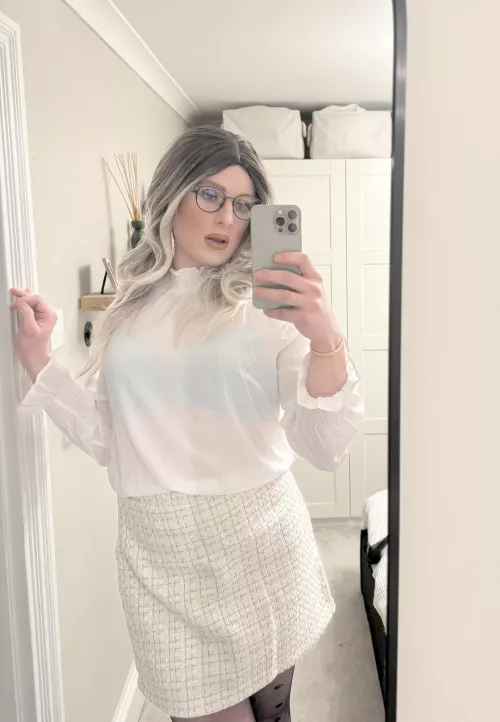 London girly here ;) by ZoeKeyesSissy