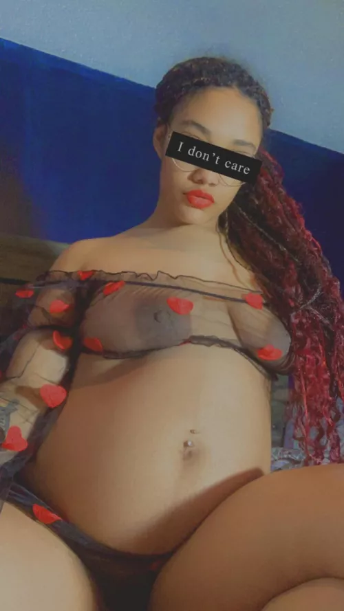 Loving my growing curves are you ? by Dominiqueskye